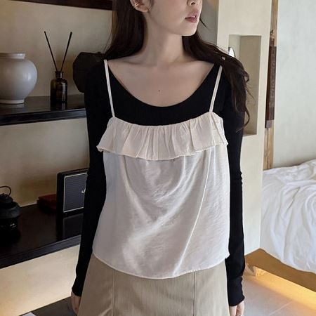 Dongdaemum Women’s Shirts, Tops & T-Shirts, a testament to the elegance and quality of wholesale Korean fashion.