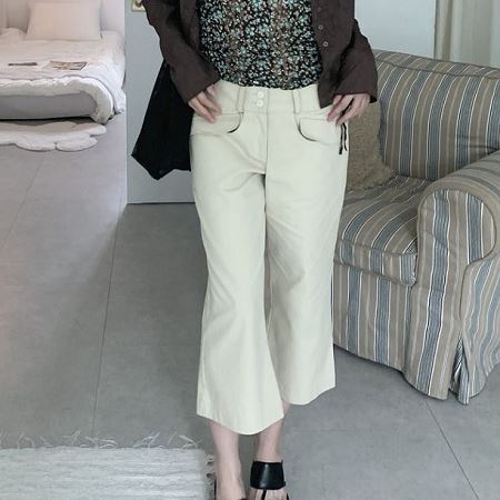 Dongdaemum Women’s Pants, a testament to the elegance and quality of wholesale Korean fashion.