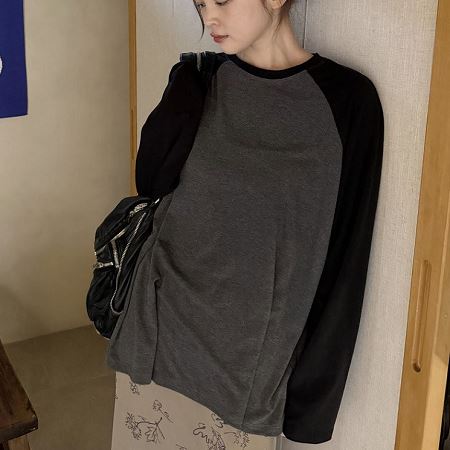 Dongdaemum Women’s Shirts, Tops & T-Shirts, a testament to the elegance and quality of wholesale Korean fashion.