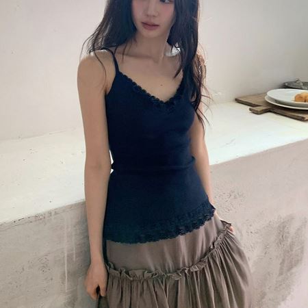 Dongdaemum Women’s Shirts, Tops & T-Shirts, a testament to the elegance and quality of wholesale Korean fashion.