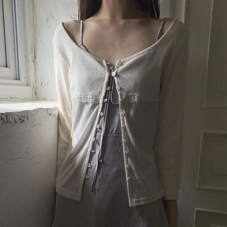 Dongdaemum Women’s Shirts, Tops & T-Shirts, a testament to the elegance and quality of wholesale Korean fashion.