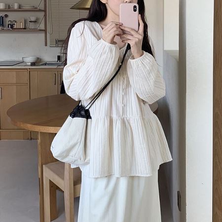 Dongdaemum Women’s Shirts, Tops & T-Shirts, a testament to the elegance and quality of wholesale Korean fashion.