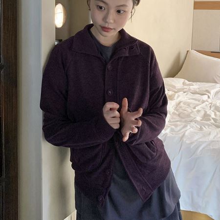 Dongdaemum Women’s Shirts, Tops & T-Shirts, a testament to the elegance and quality of wholesale Korean fashion.