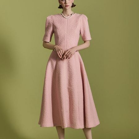 Dongdaemum Women’s Dresses, a testament to the elegance and quality of wholesale Korean fashion.