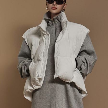 Dongdaemum Women’s Coats & Jackets, a testament to the elegance and quality of wholesale Korean fashion.