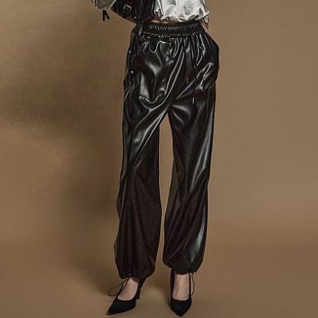 Dongdaemum Women’s Pants, a testament to the elegance and quality of wholesale Korean fashion.