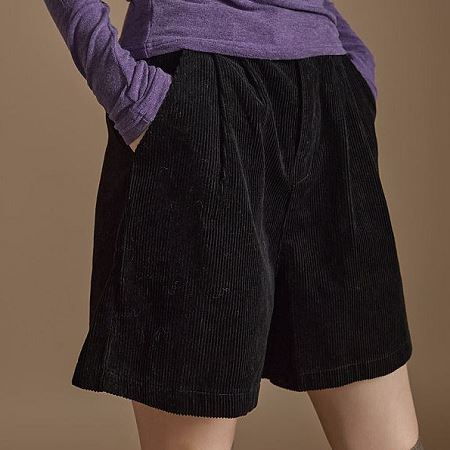 Dongdaemum Women’s Pants, a testament to the elegance and quality of wholesale Korean fashion.