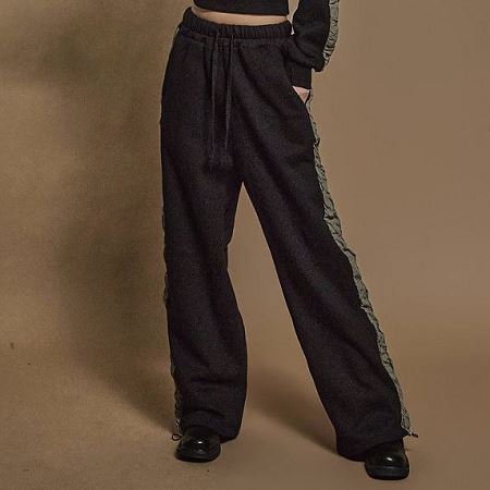 Dongdaemum Women’s Pants, a testament to the elegance and quality of wholesale Korean fashion.