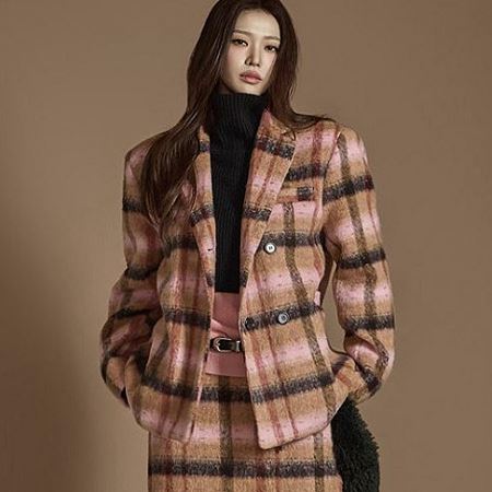 Dongdaemum Women’s Coats & Jackets, a testament to the elegance and quality of wholesale Korean fashion.