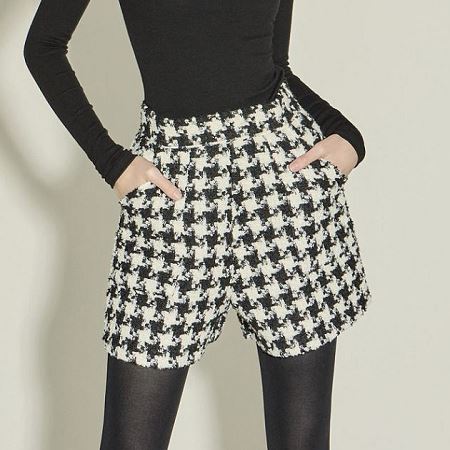Dongdaemum Women’s Pants, a testament to the elegance and quality of wholesale Korean fashion.
