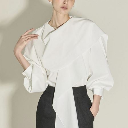 Dongdaemum Women’s Shirts, Tops & T-Shirts, a testament to the elegance and quality of wholesale Korean fashion.