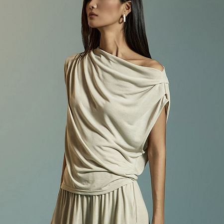 Dongdaemum Women’s Shirts, Tops & T-Shirts, a testament to the elegance and quality of wholesale Korean fashion.