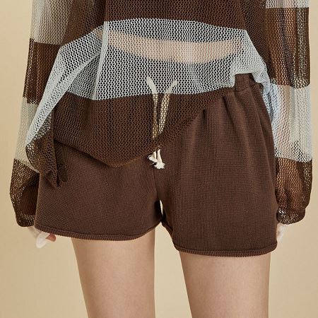 Dongdaemum Women’s Pants, a testament to the elegance and quality of wholesale Korean fashion.