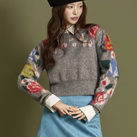 Dongdaemum Women’s Shirts, Tops & T-Shirts, a testament to the elegance and quality of wholesale Korean fashion.