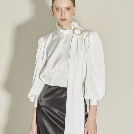 Dongdaemum Women’s Shirts, Tops & T-Shirts, a testament to the elegance and quality of wholesale Korean fashion.