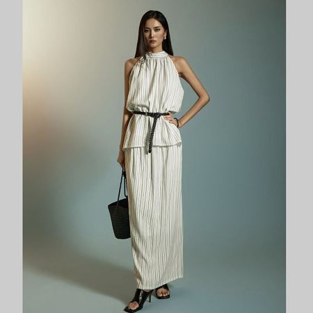 Dongdaemum Women’s One-Pieces, a testament to the elegance and quality of wholesale Korean fashion.