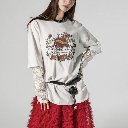 Dongdaemum Women’s Shirts, Tops & T-Shirts, a testament to the elegance and quality of wholesale Korean fashion.