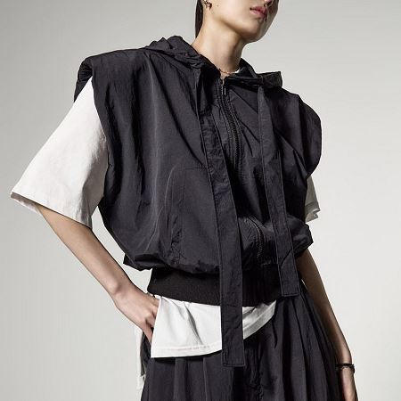 Dongdaemum Women’s Coats & Jackets, a testament to the elegance and quality of wholesale Korean fashion.
