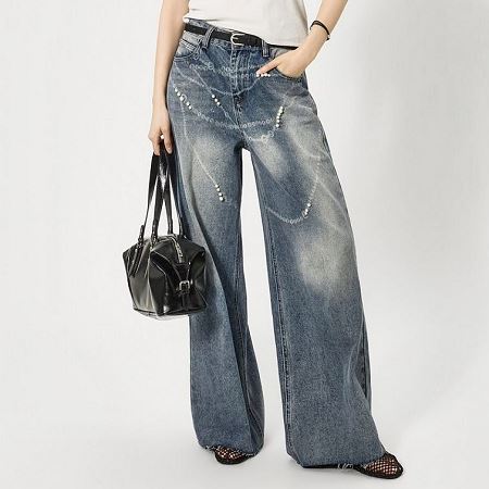 Dongdaemum Women’s Pants, a testament to the elegance and quality of wholesale Korean fashion.