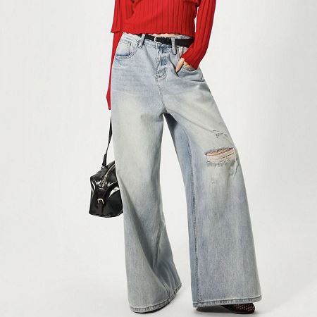 Dongdaemum Women’s Pants, a testament to the elegance and quality of wholesale Korean fashion.