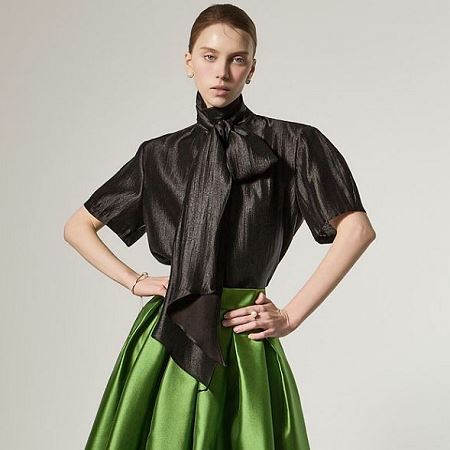 Dongdaemum Women’s Shirts, Tops & T-Shirts, a testament to the elegance and quality of wholesale Korean fashion.