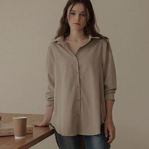 Dongdaemum Women’s Shirts, Tops & T-Shirts, a testament to the elegance and quality of wholesale Korean fashion.