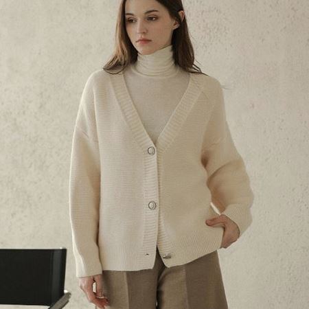 Dongdaemum Women’s Coats & Jackets, a testament to the elegance and quality of wholesale Korean fashion.