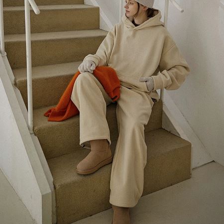 Dongdaemum Women’s One-Pieces, a testament to the elegance and quality of wholesale Korean fashion.