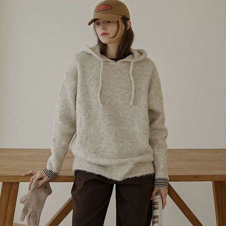 Dongdaemum Women’s Shirts, Tops & T-Shirts, a testament to the elegance and quality of wholesale Korean fashion.