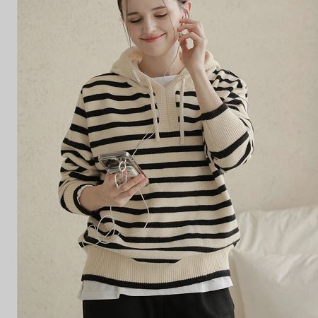 Dongdaemum Women’s Shirts, Tops & T-Shirts, a testament to the elegance and quality of wholesale Korean fashion.