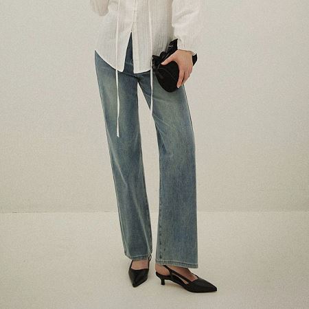Dongdaemum Women’s Pants, a testament to the elegance and quality of wholesale Korean fashion.