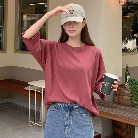Dongdaemum Women’s Shirts, Tops & T-Shirts, a testament to the elegance and quality of wholesale Korean fashion.
