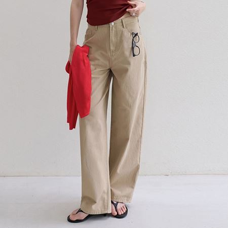 Dongdaemum Women’s Pants, a testament to the elegance and quality of wholesale Korean fashion.