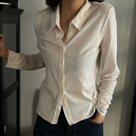 Dongdaemum Women’s Shirts, Tops & T-Shirts, a testament to the elegance and quality of wholesale Korean fashion.