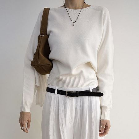 Dongdaemum Women’s Shirts, Tops & T-Shirts, a testament to the elegance and quality of wholesale Korean fashion.