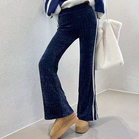 Dongdaemum Women’s Pants, a testament to the elegance and quality of wholesale Korean fashion.