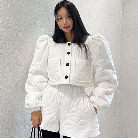 Dongdaemum Women’s Coats & Jackets, a testament to the elegance and quality of wholesale Korean fashion.