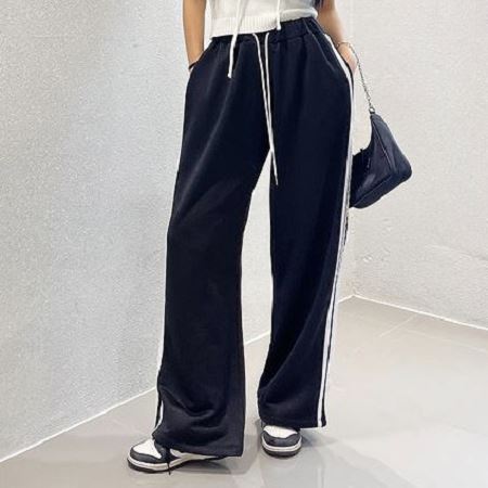 Dongdaemum Women’s Pants, a testament to the elegance and quality of wholesale Korean fashion.