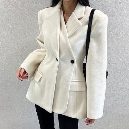 Dongdaemum Women’s Coats & Jackets, a testament to the elegance and quality of wholesale Korean fashion.