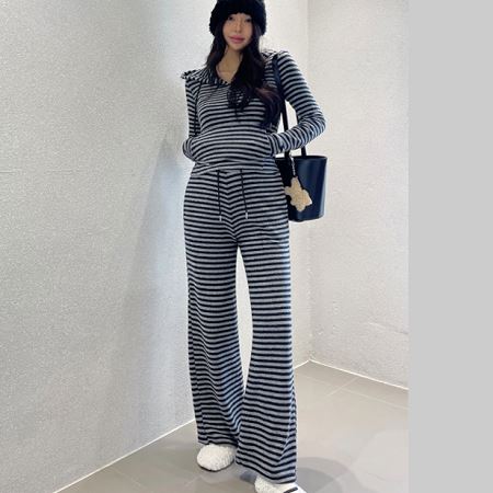 Dongdaemum Women’s One-Pieces, a testament to the elegance and quality of wholesale Korean fashion.