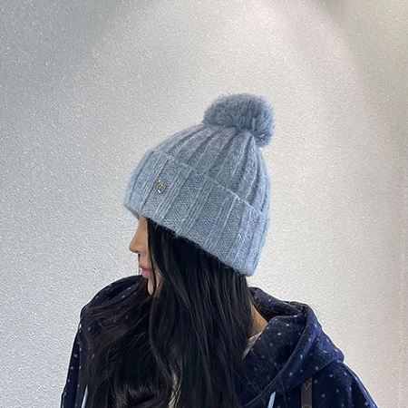 An assortment of Dongdaemum Women’s Clothing Accessories, embodying the chicness of Korean fashion.