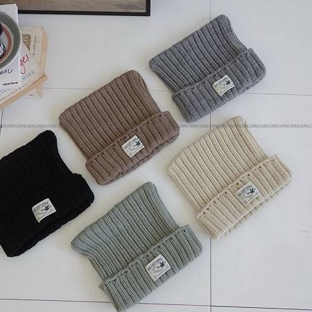 Dongdaemum Women’s Clothing Accessories, a testament to the elegance and quality of wholesale Korean fashion.