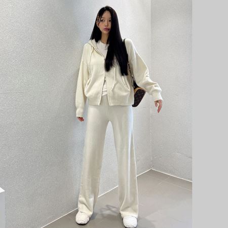 A variety of Dongdaemum Women’s One-Pieces, representing the allure of Korean fashion.