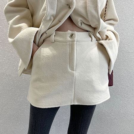 A collection of Dongdaemum Women’s Dresses, encapsulating the charm of Korean fashion.