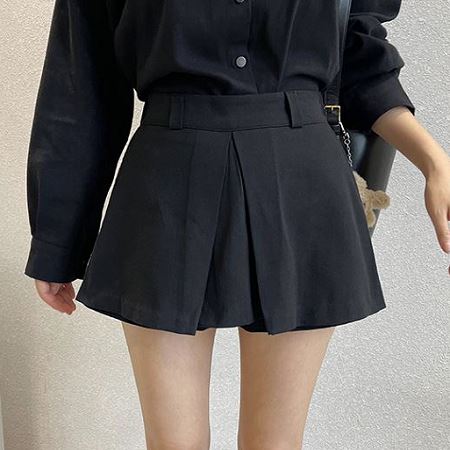 An array of Dongdaemum Women’s Pants, embodying the versatility of Korean fashion.