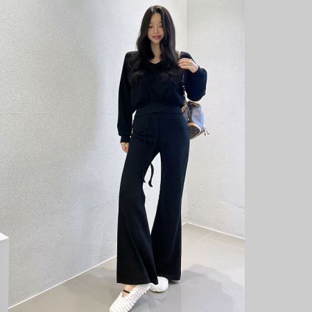 A variety of Dongdaemum Women’s One-Pieces, representing the allure of Korean fashion.