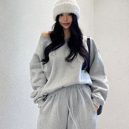 Dongdaemum Women’s Shirts, Tops & T-Shirts, a testament to the elegance and quality of wholesale Korean fashion.
