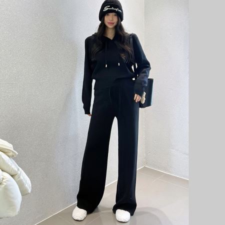 A variety of Dongdaemum Women’s One-Pieces, representing the allure of Korean fashion.