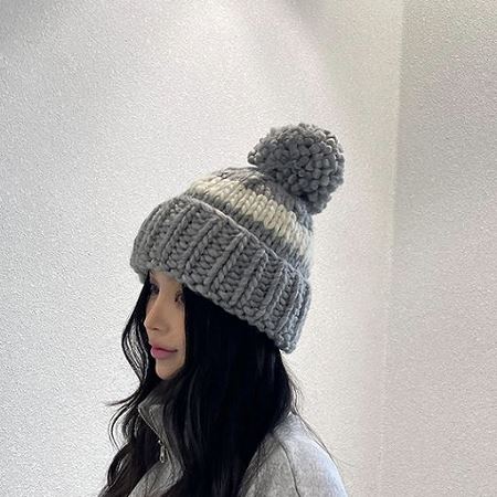 Dongdaemum Women’s Clothing Accessories, a testament to the elegance and quality of wholesale Korean fashion.