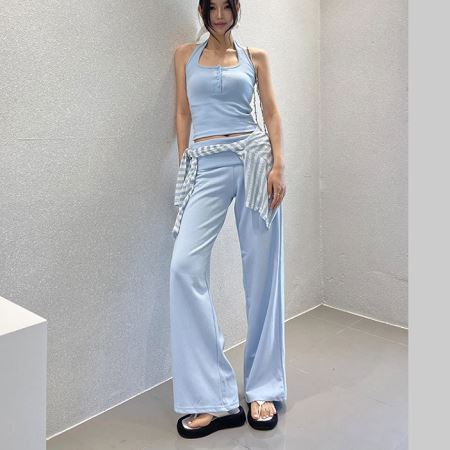 Dongdaemum Women’s One-Pieces, a testament to the elegance and quality of wholesale Korean fashion.